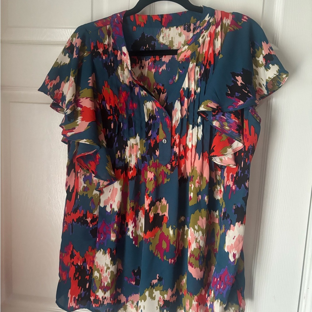 New without tags! No brand 1X with butterfly sleeves.